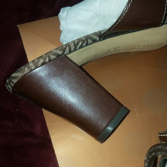 Cute and stylish sandals - Picture 4 of 5